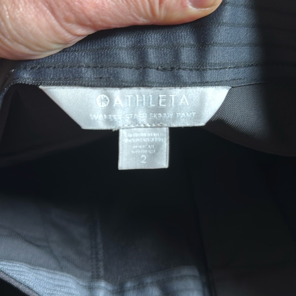 Like new Athelta Wander stash skinny pant - Picture 4 of 7